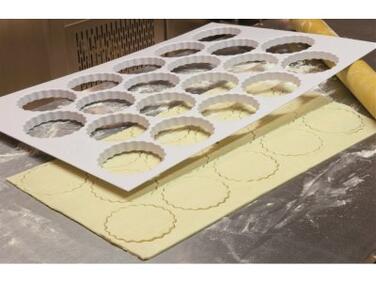 PLAQUE DE 72 RONDS CANNÉLÉS MATFER POUR BOULANGERIE ET PÂTISSERIE