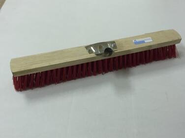 BALAI CANTONNIER 60CM DOUILLE METAL FIBRE ROUGE MONTURE BOIS