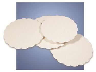 RONDS FESTONNÉS EN CARTON BLANC 320 MM X250